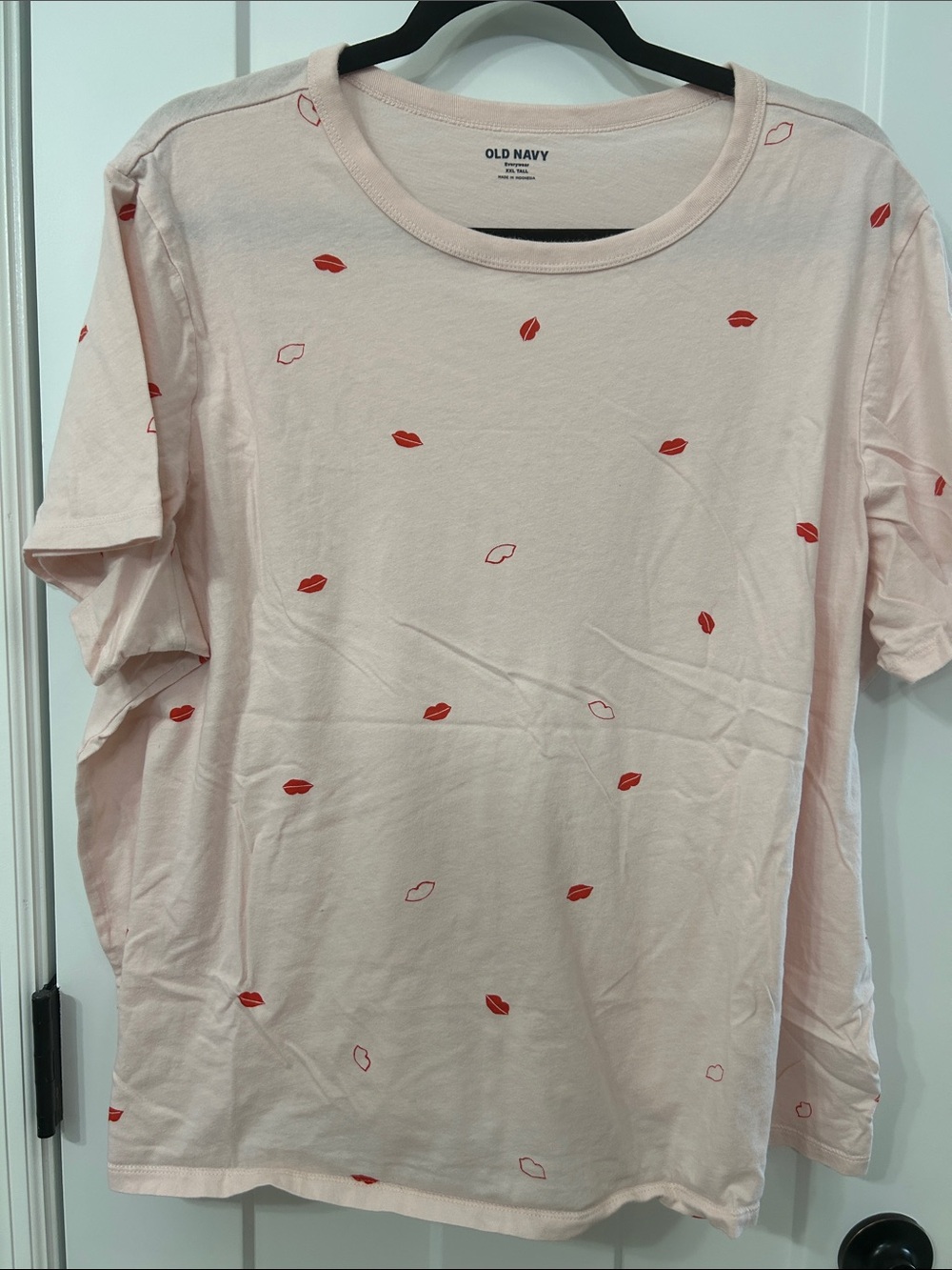 Old Navy Pale Pink Tee with Red Lip Print - Womens XXL Tall